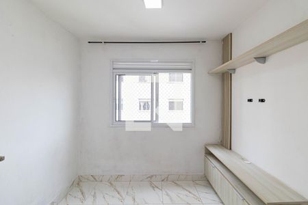 Sala/Cozinha/Área de Serviço  de apartamento para alugar com 2 quartos, 32m² em Vila Carmosina, São Paulo
