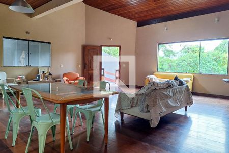 Sala de casa à venda com 4 quartos, 450m² em Engenho do Mato, Niterói