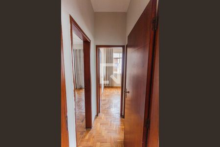 Corredor de apartamento à venda com 2 quartos, 70m² em Serra, Belo Horizonte
