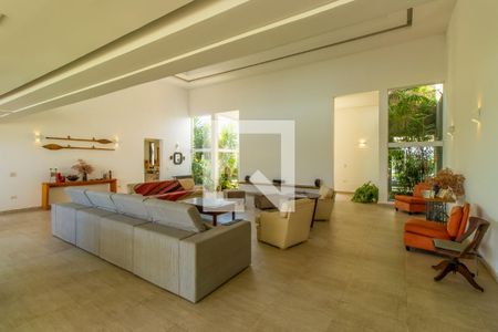 Sala de casa de condomínio para alugar com 5 quartos, 660m² em São Paulo Ii, Cotia