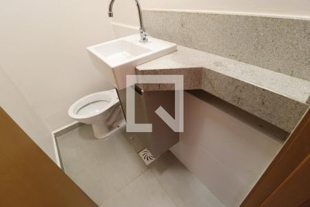 Lavabo de casa de condomínio para alugar com 3 quartos, 81m² em Granja Marileusa, Uberlândia