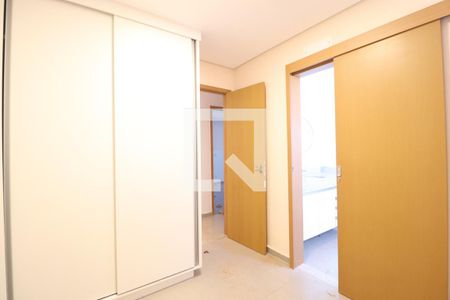 Suíte de casa de condomínio para alugar com 3 quartos, 81m² em Granja Marileusa, Uberlândia