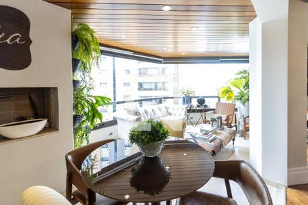 Sala de apartamento à venda com 4 quartos, 248m² em Perdizes, São Paulo