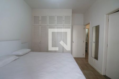 Suíte de apartamento para alugar com 3 quartos, 100m² em Jardim Belmar, Guarujá