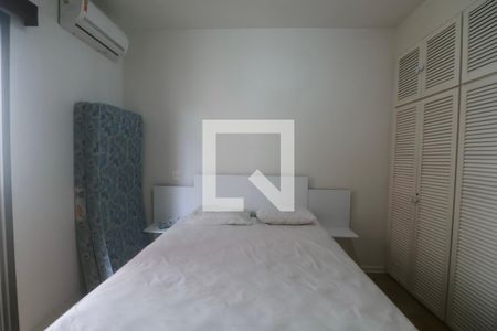 Suíte de apartamento para alugar com 3 quartos, 100m² em Jardim Belmar, Guarujá