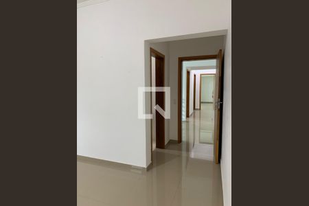 Corredor de casa para alugar com 3 quartos, 141m² em Balneario Praia do Perequê, Guarujá