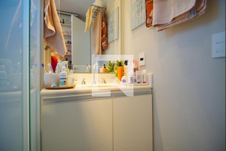 Banheiro Corredor de apartamento à venda com 2 quartos, 67m² em Jardim Carvalho, Porto Alegre