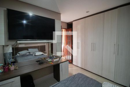 QUARTO SUÍTE 1 de casa à venda com 4 quartos, 267m² em Parque Peruche, São Paulo