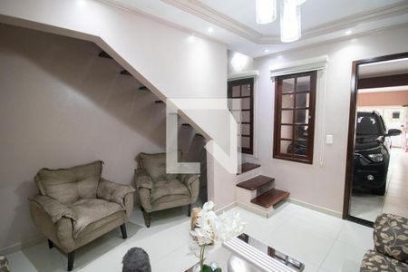 SALA de casa à venda com 4 quartos, 267m² em Parque Peruche, São Paulo