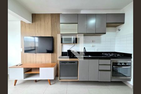 Sala/Cozinha de apartamento para alugar com 1 quarto, 31m² em Moema, São Paulo