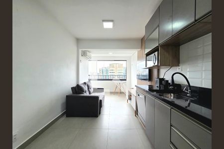 Sala/Cozinha de apartamento para alugar com 1 quarto, 31m² em Moema, São Paulo