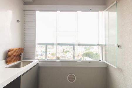 Varanda e Área de Serviço  de apartamento à venda com 2 quartos, 42m² em Vila Esperança, São Paulo