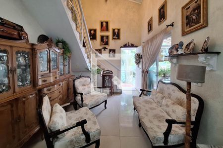 Sala 1 de casa à venda com 3 quartos, 234m² em Serra Grande, Niterói