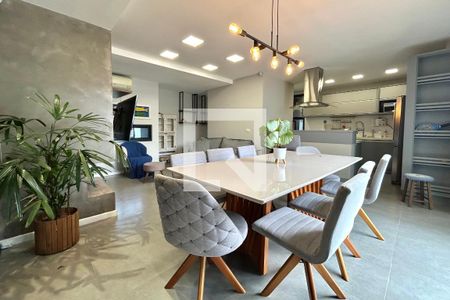 Sala  de casa de condomínio para alugar com 4 quartos, 210m² em Campeche, Florianópolis