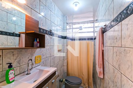 Banheiro de apartamento para alugar com 2 quartos, 48m² em Inhaúma, Rio de Janeiro