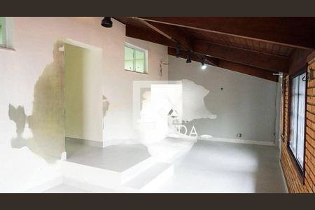 Casa à venda com 8 quartos, 240m² em Vila Bastos, Santo André