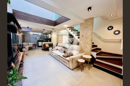 Casa à venda com 4 quartos, 221m² em Vila Alpina, Santo André