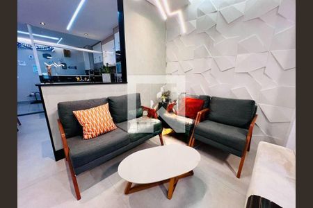 Casa à venda com 4 quartos, 221m² em Vila Alpina, Santo André