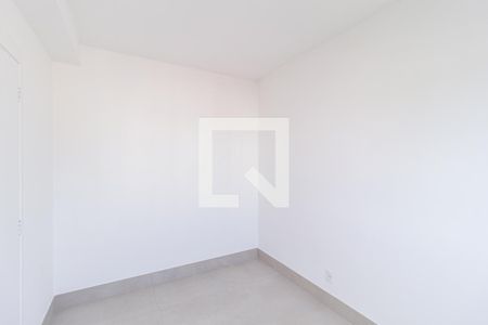 Quarto 1 de apartamento para alugar com 2 quartos, 40m² em Vila Sul Americana, Carapicuíba
