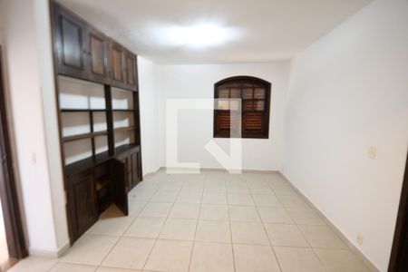Sala 2 de casa para alugar com 4 quartos, 300m² em Cidade Universitária, Campinas