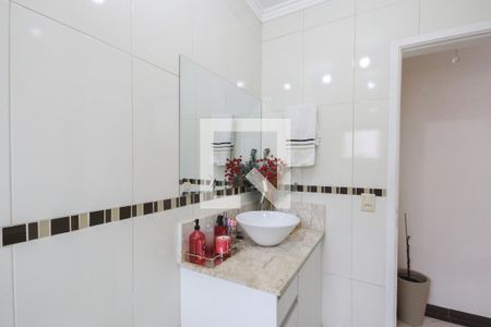 Banheiro de casa à venda com 3 quartos, 100m² em Vila Mazzei, São Paulo