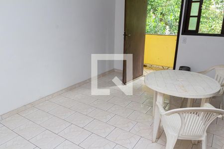 Sala de casa de condomínio para alugar com 2 quartos, 40m² em Guaratiba, Rio de Janeiro