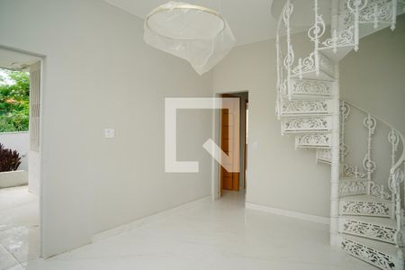 Sala de casa para alugar com 2 quartos, 360m² em Itapeba, Maricá