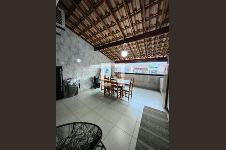 Casa à venda com 3 quartos, 126m² em Taboão, Diadema