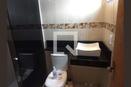 Banheiro de apartamento para alugar com 2 quartos, 90m² em Anchieta, Nilópolis