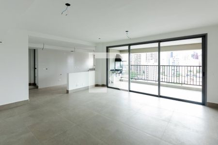 Sala  de apartamento à venda com 3 quartos, 139m² em Cambuí, Campinas