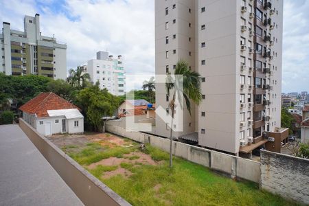 Varanda _Vista  de apartamento para alugar com 2 quartos, 75m² em Petrópolis, Porto Alegre