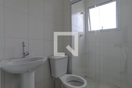 Banheiro de apartamento para alugar com 1 quarto, 27m² em Botujuru, Mogi das Cruzes