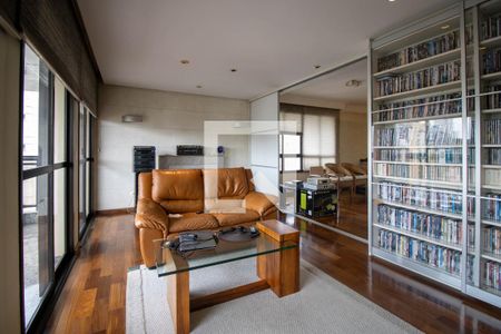 Sala 1 de apartamento à venda com 3 quartos, 220m² em Vila Suzana, São Paulo