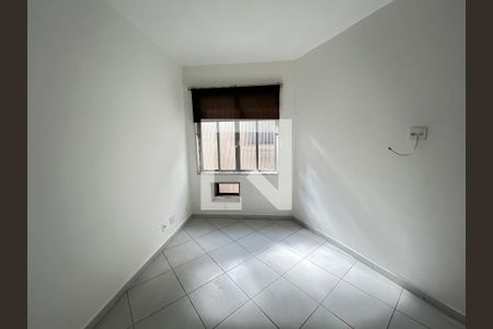 Quarto 1 de apartamento para alugar com 2 quartos, 77m² em Vila Valqueire, Rio de Janeiro