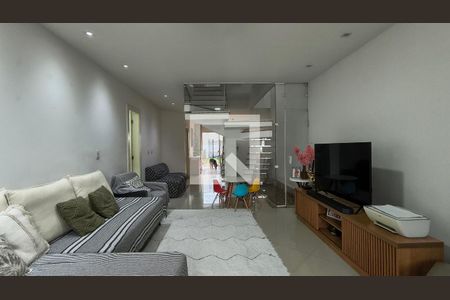 Sala de casa de condomínio para alugar com 5 quartos, 360m² em Recreio dos Bandeirantes, Rio de Janeiro