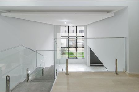 Corredor de casa à venda com 3 quartos, 156m² em Santa Lúcia, Belo Horizonte