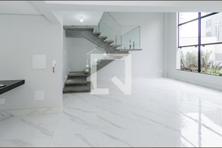 Sala de casa à venda com 3 quartos, 156m² em Santa Lúcia, Belo Horizonte