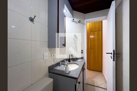 Banheiro de apartamento para alugar com 1 quarto, 45m² em Vila Mariana, São Paulo
