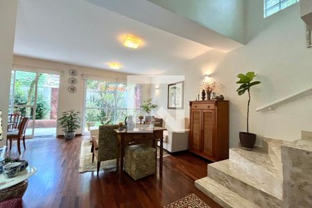 Sala de Estar  de casa de condomínio à venda com 4 quartos, 181m² em Vila Nova Caledonia, São Paulo