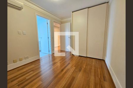 Suíte 1 de apartamento à venda com 5 quartos, 315m² em Santo Amaro, São Paulo