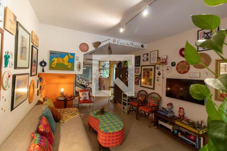 SALA de casa de condomínio à venda com 3 quartos, 128m² em Bairro das Palmeiras, Campinas