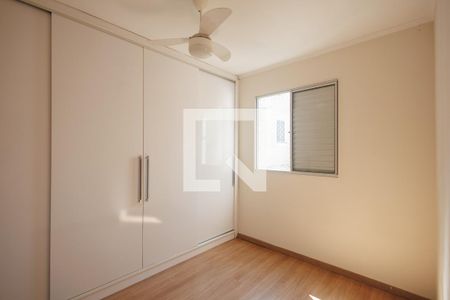 Quarto 2 de apartamento para alugar com 2 quartos, 49m² em Parque Senhor do Bonfim, Taubaté
