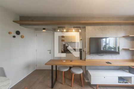 Sala de apartamento para alugar com 1 quarto, 42m² em Indianópolis, São Paulo