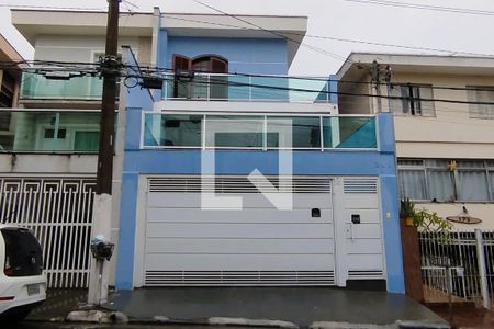 Fachada e portão de casa para alugar com 2 quartos, 180m² em Vila Prudente, São Paulo