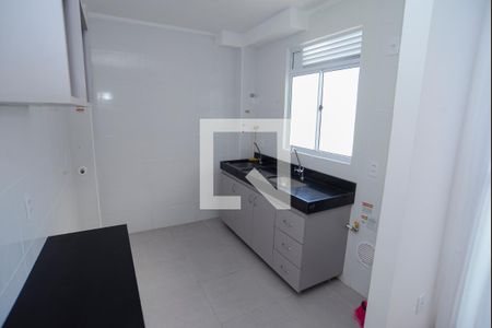 Cozinha de apartamento para alugar com 2 quartos, 40m² em Jardim Krahe, Viamão