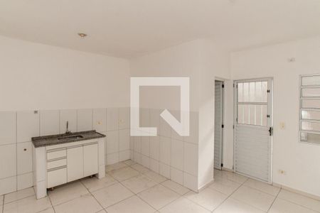 Sala e Cozinha de apartamento para alugar com 1 quarto, 35m² em Vila Nova Galvão, São Paulo