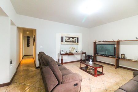 Sala de casa à venda com 7 quartos, 370m² em Vila Carmosina, São Paulo