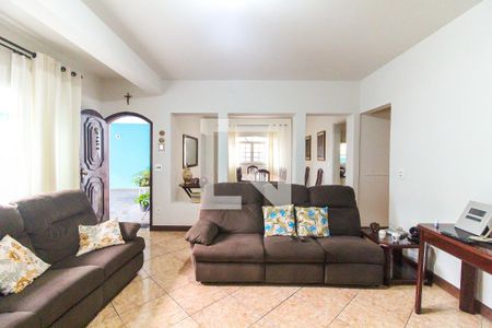 Sala de casa à venda com 7 quartos, 370m² em Vila Carmosina, São Paulo