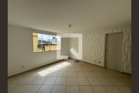 Sala de apartamento para alugar com 2 quartos, 80m² em Vila Emil, Mesquita