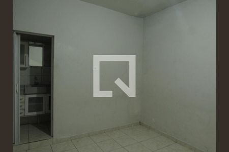 Quarto de casa para alugar com 1 quarto, 37m² em Jardim Roberto, Osasco